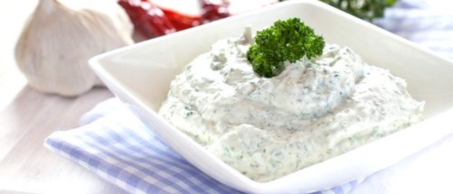 Сырный дип с зеленью