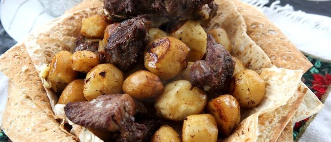 Запеченный картофель с мясом в казане