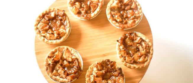 Тарталетки с яблоками