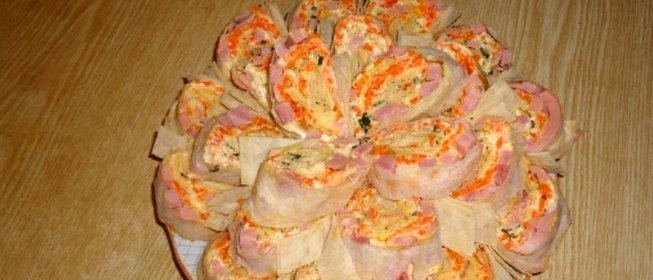 Лаваш с корейской морковкой и ветчиной