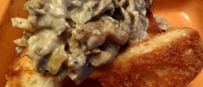 Вешенки, тушеные со сливками и тимьяном