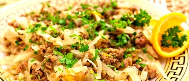 Капуста, тушенная с фаршем и апельсинами