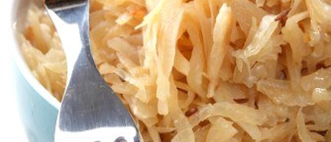 Шукрут по‑баварски с яблоками