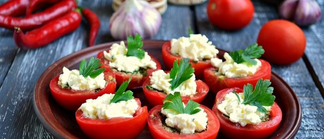 Помидоры фаршированные орехами и сыром по-грузински