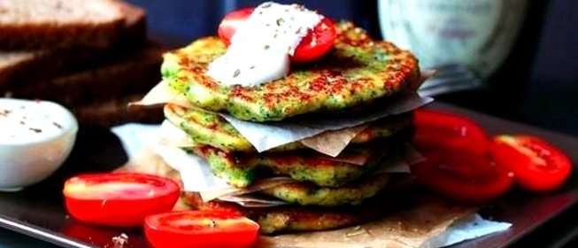 Оладьи из брокколи с сыром