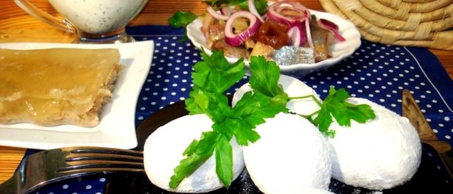 Картофель печёный в золе с сельдью