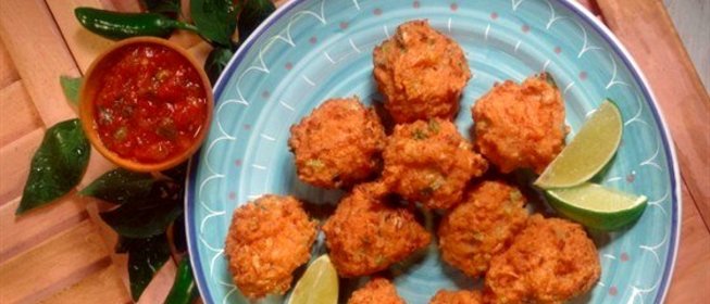 Греческие томатные оладьи с фетой (Ntomatokeftedes)