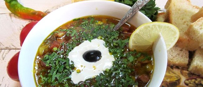 Солянка с каперсами