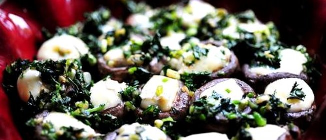 Фаршированные грибы с сыром Бри