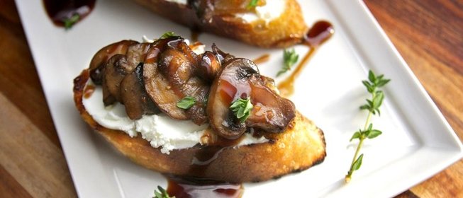 Брускетта с грибами