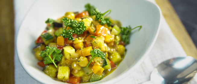 Овощное рагу с нутом и корицей