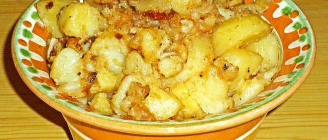 Жареная картошка с чесноком