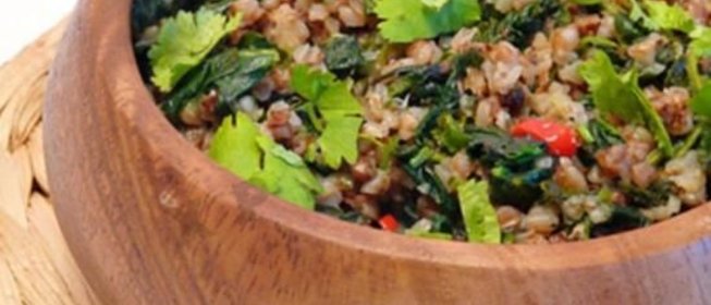 Гречка с чили и шпинатом