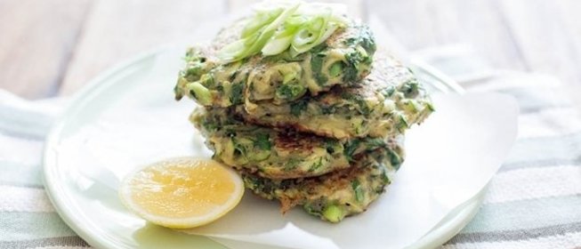Оладьи из брокколи и кабачков