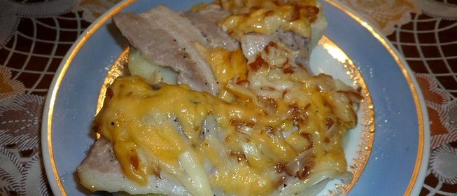 Картофель запеченный с беконом и сыром