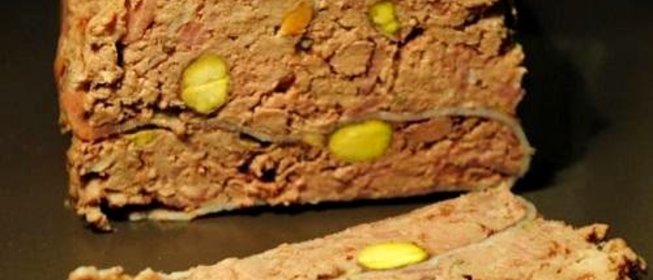 Паштет из свиной печени с фисташками