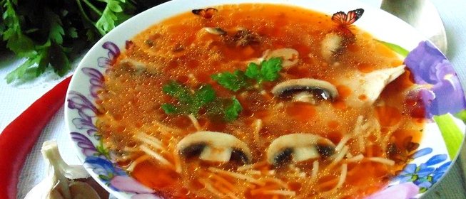 Куриный суп с вермишелью и томатом