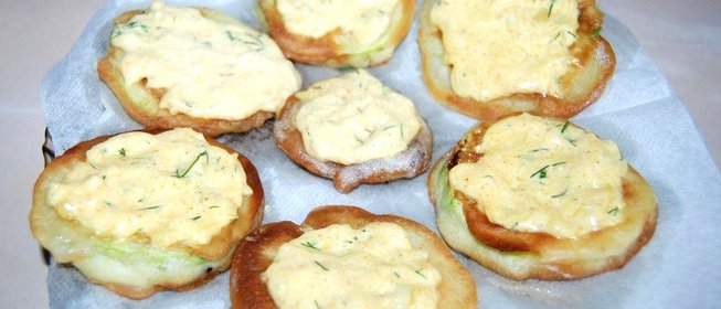 Жареные кабачки под чесночным соусом