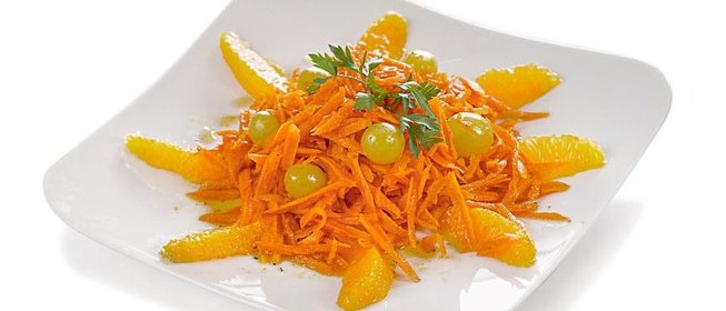 Салат из моркови с апельсинами и виноградом