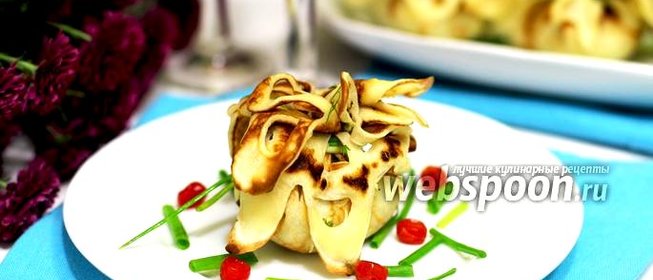 Блинные мешочки с картофелем, фаршем и перцем