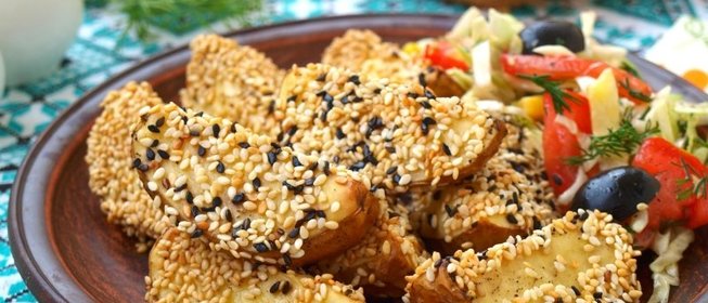 Молодой картофель запечённый в кунжуте