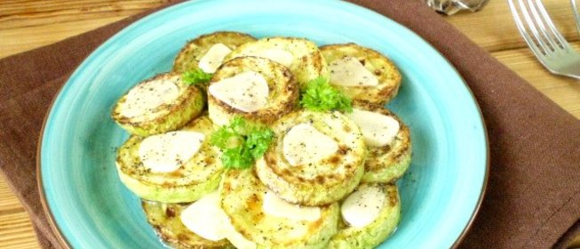 Жареные кабачки кружочками с чесноком