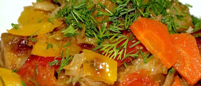 Овощное рагу с болгарским перцем, помидорами, картофелем