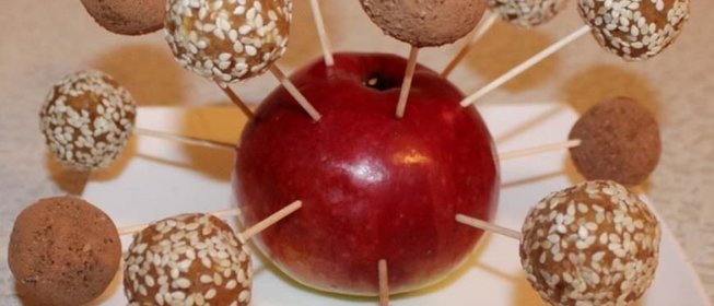 Марципановые конфеты из нута, миндаля и фиников