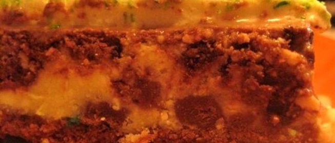 Чиз-кейк из тонких блинов с клубничным джемом