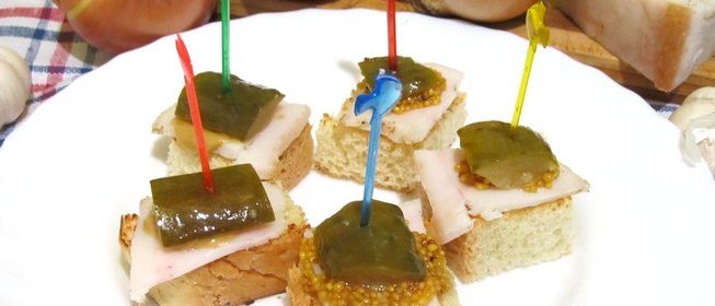 Брускетта с салом