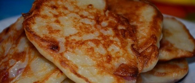 Оладьи с колбасным припеком