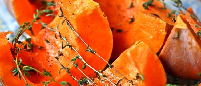 Запеченная тыква с травами