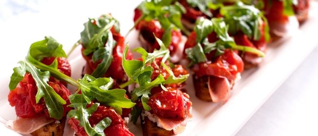 Брускетта с прошутто