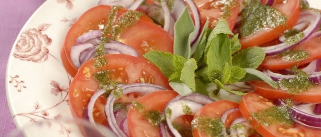 Помидоры с мятным песто