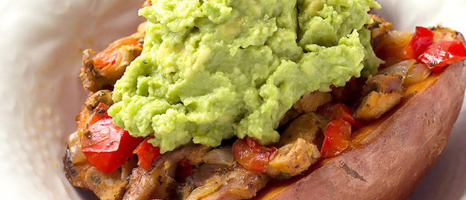 Печеный в фольге картофель с курицей