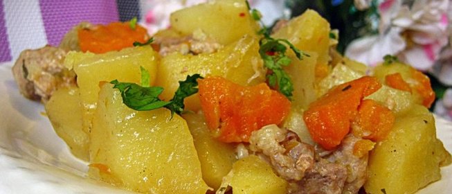 Картофель тушеный с мясом
