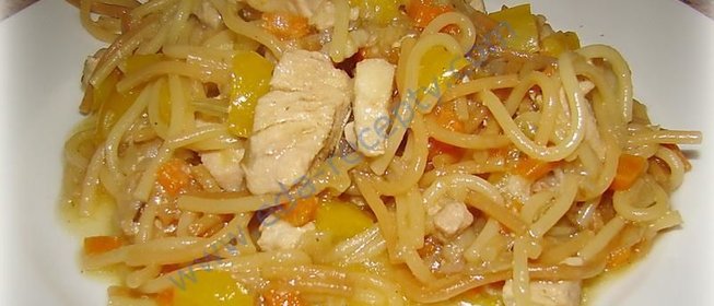 Овощное рагу с мясом и вермишелью