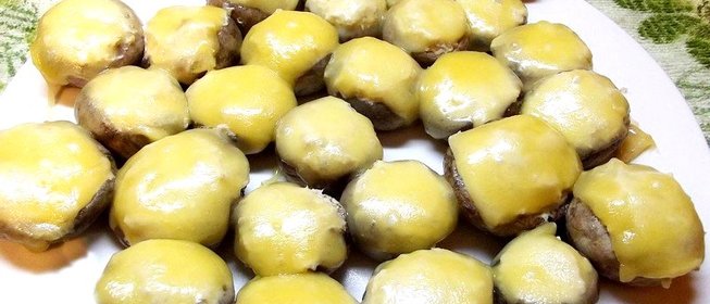 Закуска из фаршированных шампиньонов
