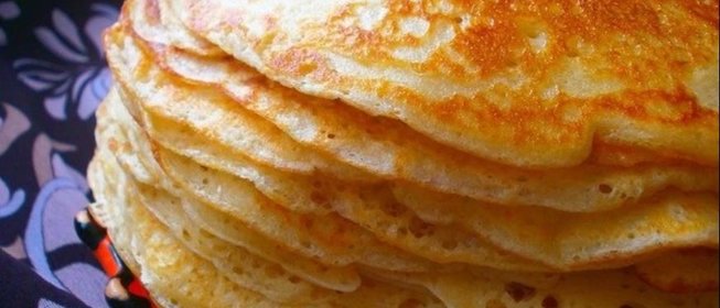 Традиционные Красные блины на топленом молоке