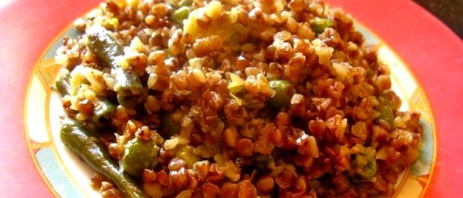 Гречневая каша с сыром и овощами