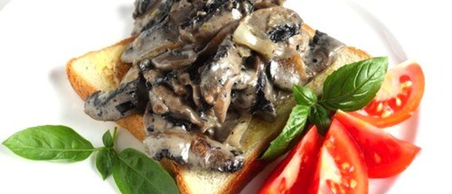 Грибы в сливочном соусе с шалфеем