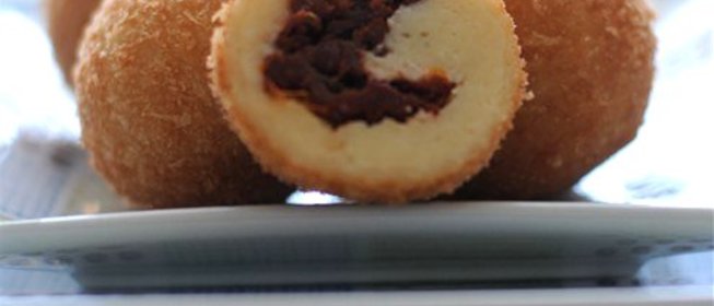 Сырные крокеты с томатами