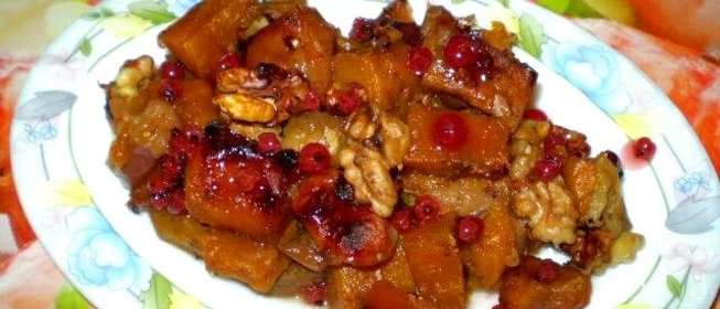 Тыква запеченная с орехами и корицей