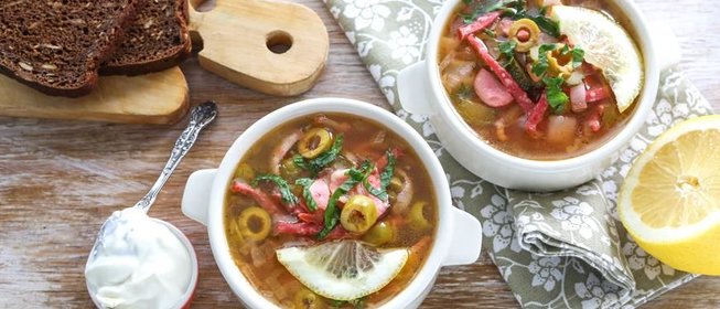 Солянка с колбасой