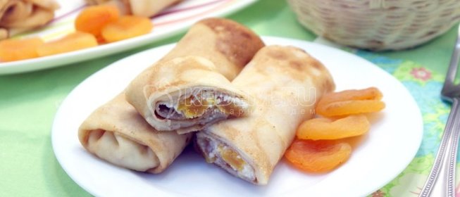 Блины с творогом и курагой