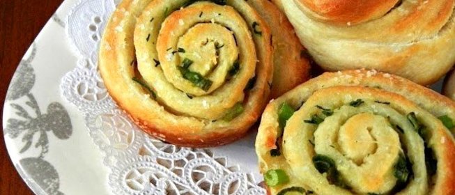 Луково-чесночные рогалики