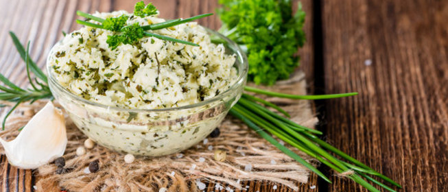 Чесночное масло с зеленью