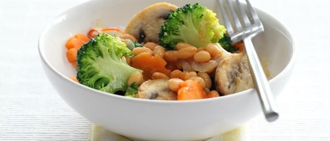 Овощное рагу с фасолью и грибами