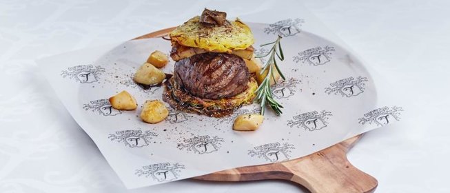 Говядина с белыми грибами и фуа-гра