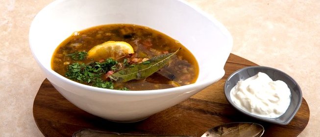 Солянка с оливками